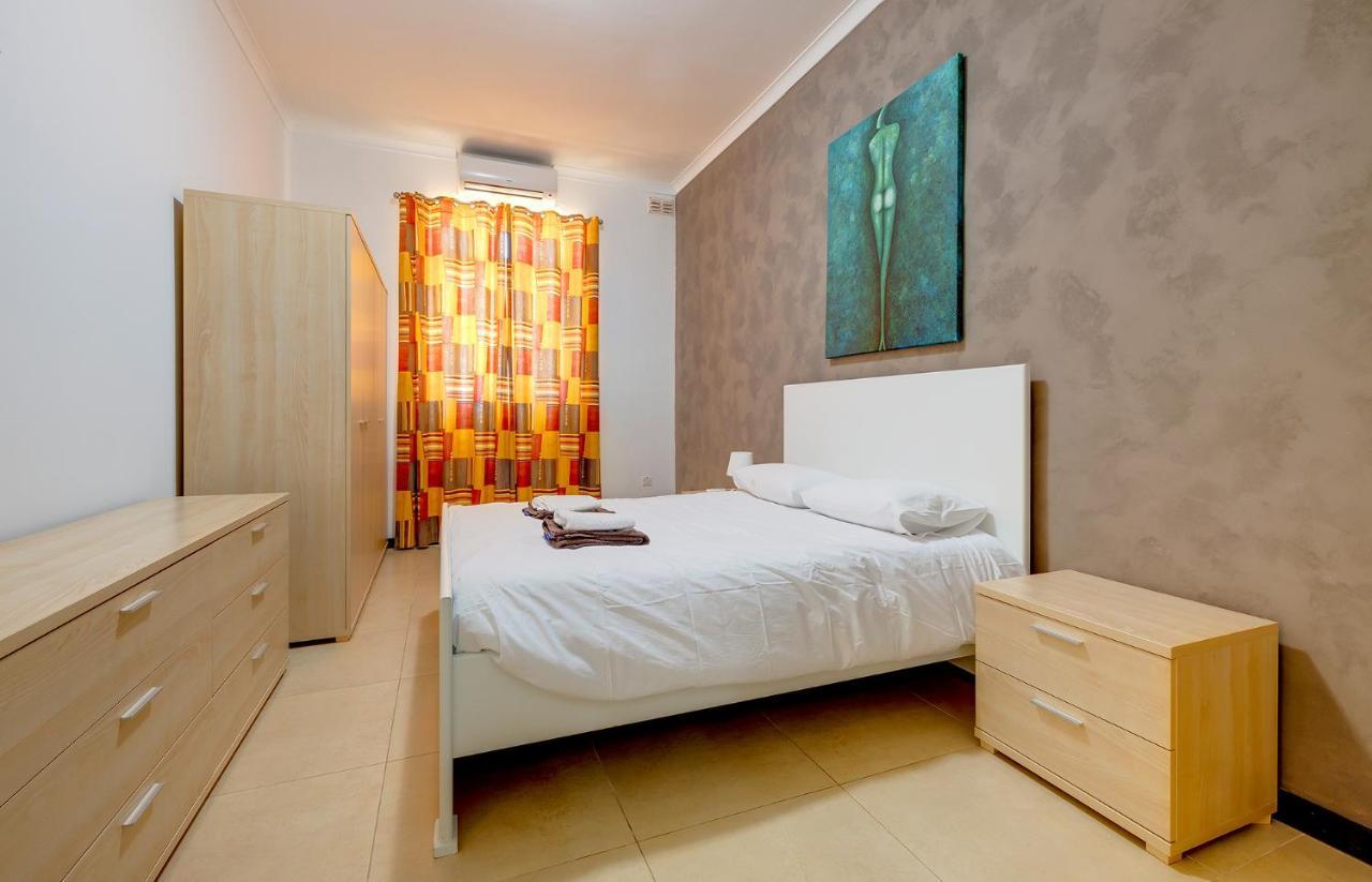 Modern 2 Bedroom Maisonette In Central Sliema Exteriér fotografie